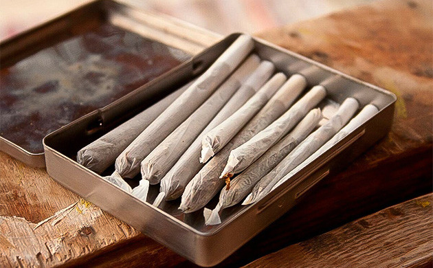 Удобное хранение самокруток Самокрутки в портсигаре