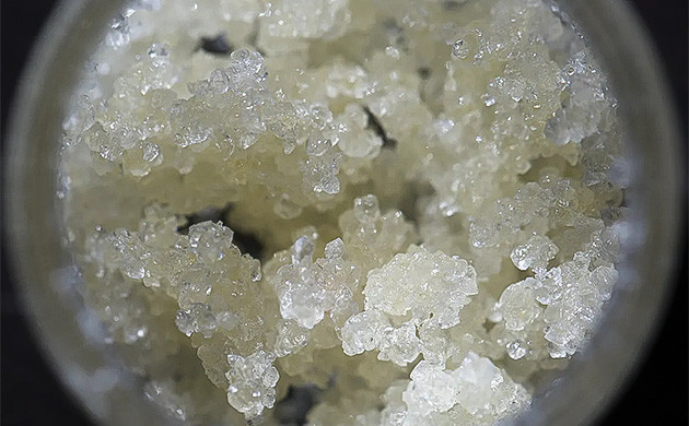 Кристаллы ТГК похожи на крупнозернистый сахар