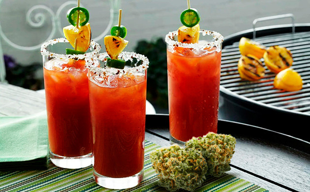 Коктейль Девственная Мэри с КБД Поздний завтрак с коктейлем