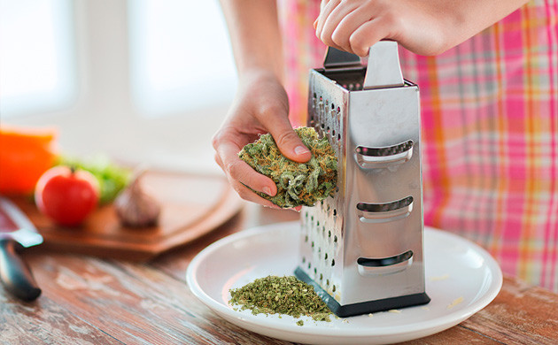 Можно измельчить соцветия на терке